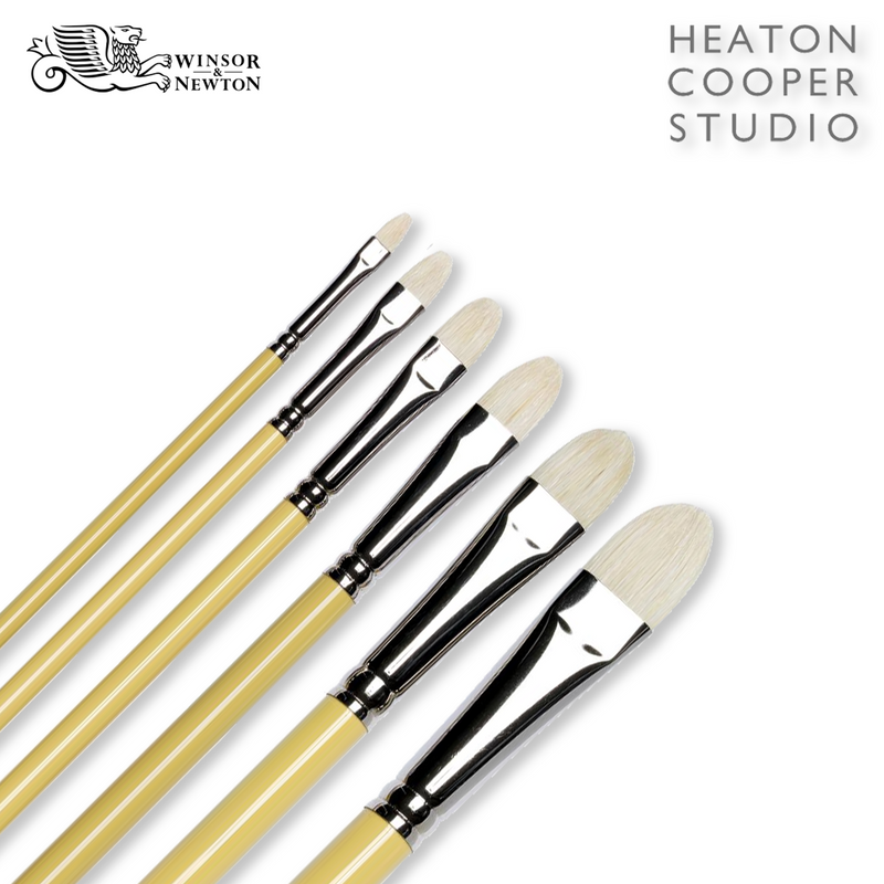 Winsor & Newton Artists' Short Filbert Hog Brush